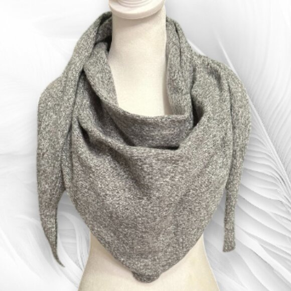 Gray Knit Triangle Scarf Shawl Soft Wool-Blend Wrap - Picture 2 of 4